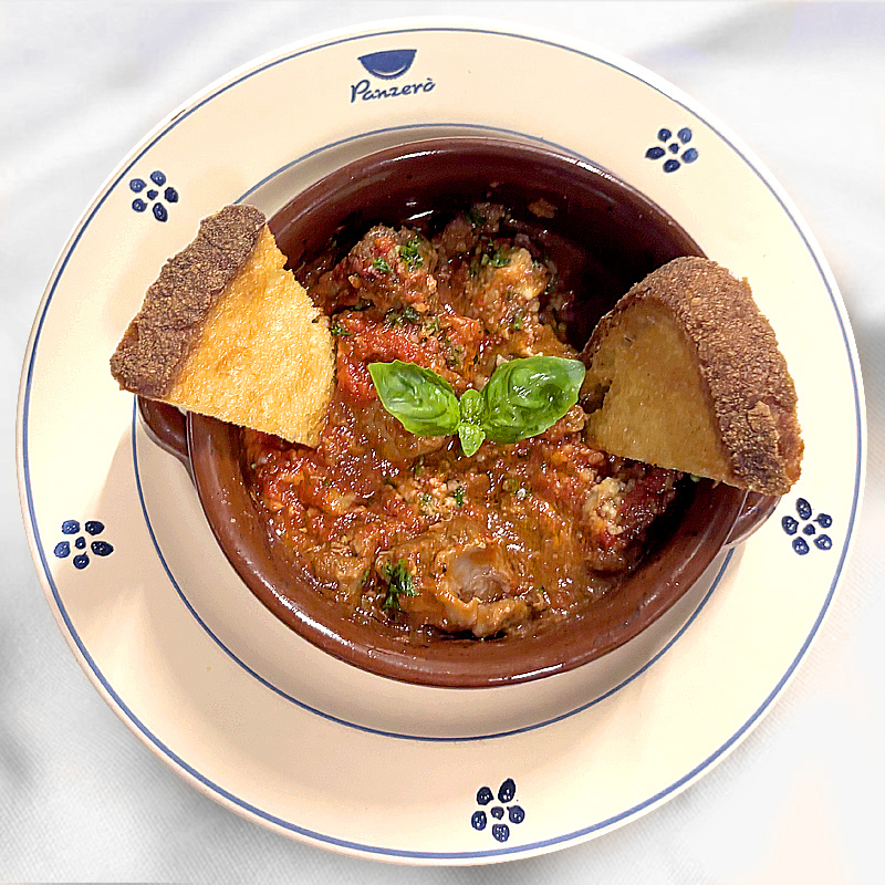 Pezzetti di Carne al Sugo